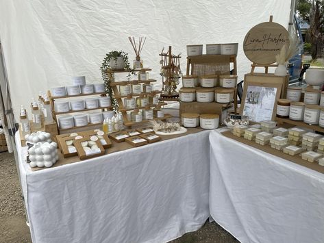 Skincare Market Stall, Farmers Market Display Candles, Candles Stand Ideas, Wedding Stall Ideas, Market Table Set Up, Candle Vendor Booth Ideas, Candle Market Display, Candle Display Ideas, Candle Booth Display