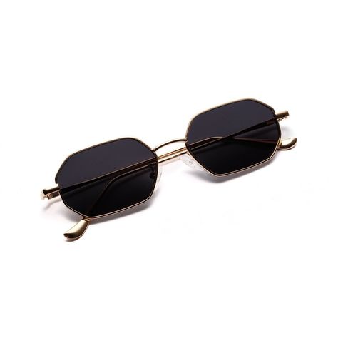 Black Mirrors, Retro Sunglasses Women, Transparent Sunglasses, Mens Sunglasses Fashion, Reflective Sunglasses, Small Sunglasses, Unique Sunglasses, Stylish Glasses, Metal Mirror