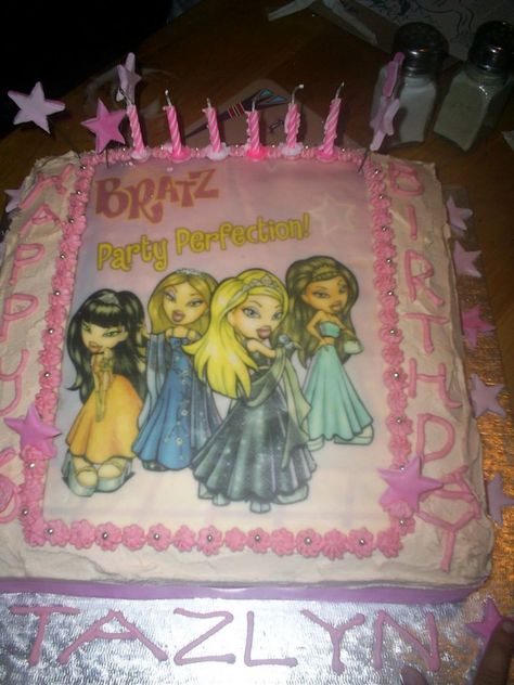 2000s Cake Design, Brats Birthday Cake, Early 2000s Cake, Bratz Birthday Cake Aesthetic, Bratz Doll Cake, 2000s Cake, 2000s Grocery Store Cakes, Bratz Birthday Cake, 2000s Birthday Cake