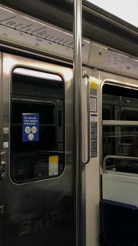 Paris Subway Aesthetic, Passenger Aesthetic, Metro Aesthetics, Aesthetic Subway, Paris Subway, Customer Profile, Vision Board Pics, Metro Paris, Aesthetic Paris