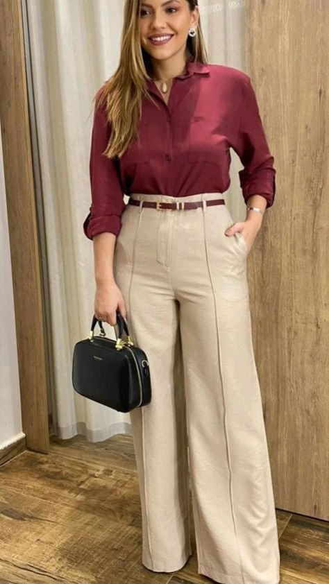 Principal Outfits, Beige Trousers Outfit, Wide Leg Pants Outfit Work, Stylish Business Outfits, Woman Pants, Luxury Photography, 70s Inspired Fashion, Stylish Work Attire, Beige Pants