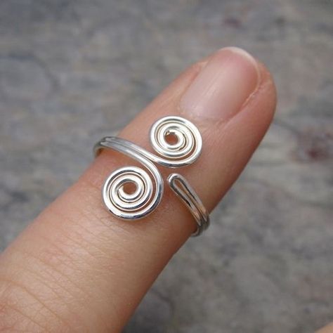 Aluminium Wire Jewelry, Diy Wire Jewelry Rings, Wire Jewelry Rings, Diy Jewelry Rings, Wire Jewelery, Wire Wrap Jewelry Designs, Wire Wrapped Jewelry Diy, Bijoux Fil Aluminium, Rings Handmade