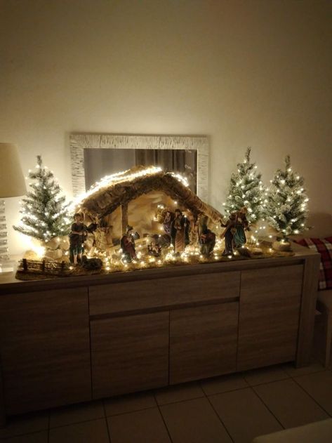 Christmas Nativity Scene Display Indoor, Nativity Scene Decor Ideas, Nativity Set Display Ideas, Nativity Sets Display, Christmas Nativity Scene Diy, Christmas Nativity Scene Display, Christmas Crib Ideas, Nativity Scene Display, Christian Christmas Decorations