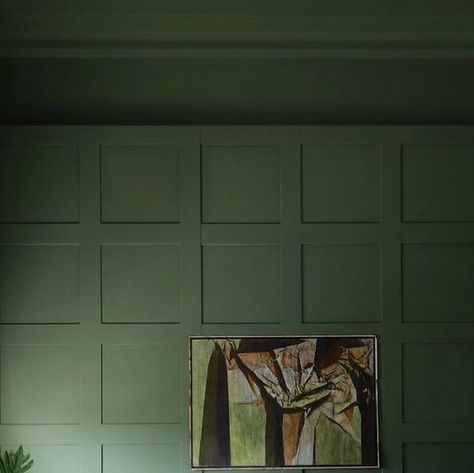 Sophie Cooney Runners on Instagram Green Colour Drenched Bedroom, Beverly Farrow And Ball, Farrow And Ball Wallpaper, Welsh Cottage, Cottage Vibes, New Home Decor Ideas, Ball Wallpaper, Woodwork Ideas, Farrow And Ball Paint