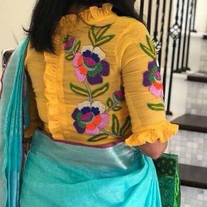 Batique Print, Sewing Inspiration Clothes, Funky Blouse, Blouse Designs High Neck, Cotton Blouse Design, Saree Blouse Neck Designs, New Saree Blouse Designs, Cutwork Blouse Designs, Blouse Back Neck Designs