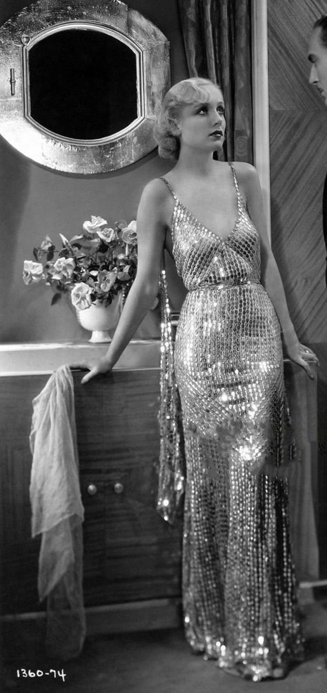 1920s Glamour, Carole Lombard, Old Hollywood Glam, Clark Gable, Look Retro, Glamour Dress, Actrices Hollywood, 1930s Fashion, Vintage Glam