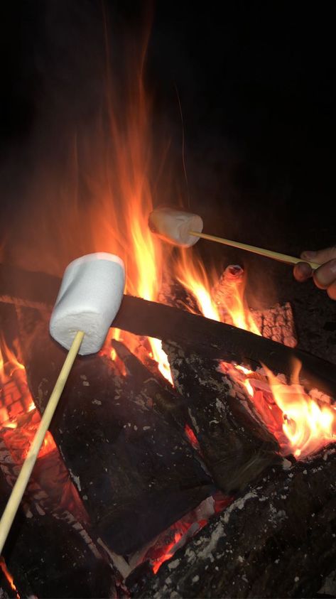 S’mores Campfire Aesthetic, Bonfire Marshmallows, Marshmallow Campfire, Camping Marshmallow, Fake Campfire, Fake Tumblr, Campfire Marshmallows, Instagram Editing Apps, Foodie Instagram