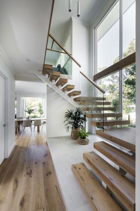 Luxury Staircase, Wooden Staircase, Staircase Design Modern, Stairs Design Interior, House Staircase, Stairs Design Modern, Stairway Design, Floating Stairs, Real Estat