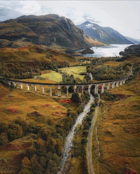 Glenfinnan Viaduct, Naypyidaw, Best Of Scotland, Scotland Highlands, Visit Scotland, Voyage Europe, Autumn Scenery, West Highlands, Beautiful Photos Of Nature