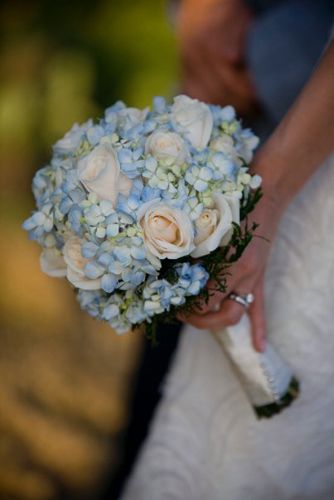 baby blue and white <3 Light Blue And White Prom Bouquet, Small Wedding Bouquets, Prom Bouquet, Hydrangea Bouquet Wedding, Blue Hydrangea Flowers, Artificial Wedding Bouquets, Light Blue Roses, Blue Wedding Bouquet, Wedding Bouquets Bride