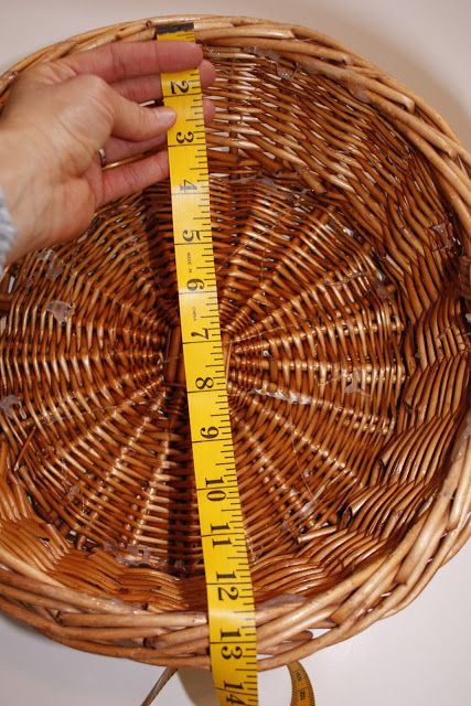 Easter Basket Liner Tutorial Basket Organization Ideas, Fabric Basket Liners, Easter Basket Liner, Liner Tutorial, Basket Makeover, Turkish Breakfast, Wicker Headboard, Bicycle Basket, Basket Liners