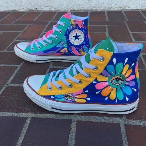 🌻Beverly Salas🌻 on Instagram: “Hi! These are my most recent pair of custom, hand painted converse!! I put so much love into everything I make, you guys! It’s not even…” Painting On Converse High Tops, Converse Hand Painted, Diy Converse Shoes Paint, Posca Shoes, Painted Converse High Tops, Custom Painted Converse, Customising Clothes, Hand Painted Converse, Prints Shoes