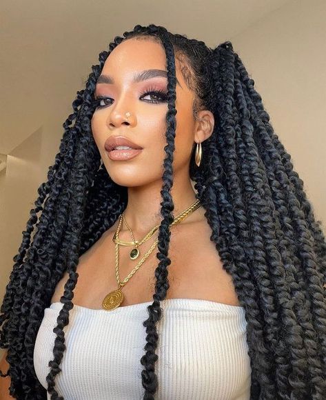 Tiana Passion Twist, Passion Twist Hair, Senegalese Twist Hairstyles, Synthetic Braiding Hair, Hairstyles Braid, Passion Twists, Braids Hairstyles For Black Women, Crochet Hair Extensions, Cute Box Braids