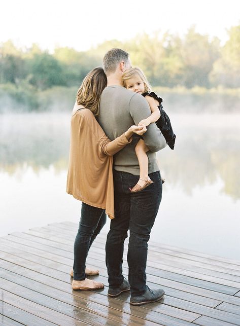 Family Session Poses, Fall Photoshoot Family, Lake Photoshoot, Family Photos With Baby, Family Photoshoot Poses, Fall Family Portraits, Lake Dock, Family Portrait Poses, Family Picture Poses