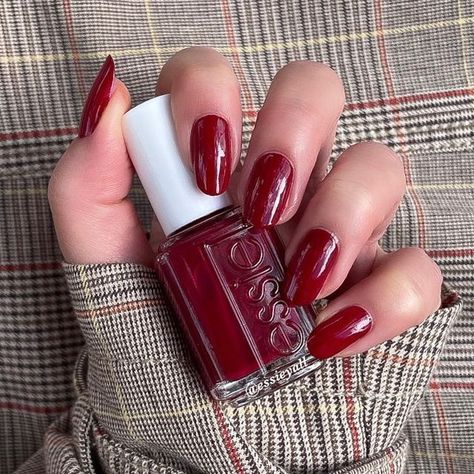 Rachel • essieyall on Instagram: "⛄️New⛄️ from the @essie Winter 2022 Collection is {Wrapped In Luxury}. Essie describes this shade as a “rich, burgundy-red nail polish with blue undertones.” Is it super unique? No. But it is very pretty and has a great formula, so if you want a nice winter red, this is a solid choice ❤️ Two coats of color plus topcoat for what you see here! [PR/Gifted]" Essie Red Shades, Essie Wrapped In Luxury, Essie Red Nail Polish, Red Shades, Winter Red, Red Nail Polish, Rich Burgundy, Red Nail, Winter 2022