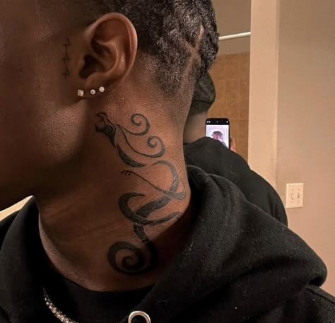 Black People Tattoos, Dark Skin Tattoo, Black Men Tattoos, Small Neck Tattoos, Side Neck Tattoo, Tattoo Neck, Simple Tattoos For Guys, Half Sleeve Tattoos For Guys, Neck Tattoo For Guys