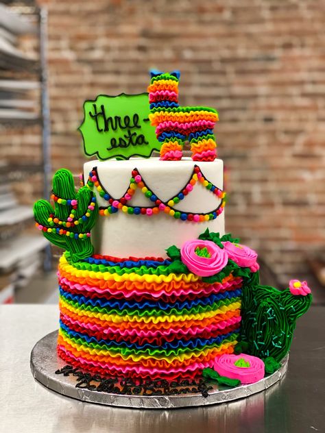 First Birthday Fiesta Cake, First Mexican Birthday Party, Fiesta Theme Cakes, Fiesta Bday Cake, Three Esta Cake Ideas, Fiesta Birthday Cake Ideas, Threeesta Cake, Threesta Birthday Party Cake, Mexican Gender Reveal Cake