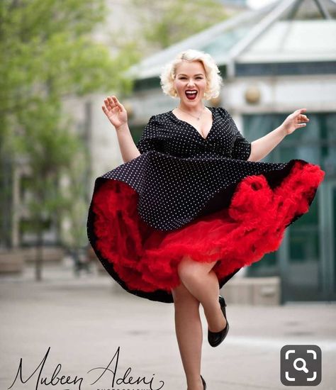 Photography Poses Plus Size, Poses Plus Size, Pinup Photo Shoot Ideas, Plus Size Pinup, Vintage Dress Shoes, 1950s Rockabilly, Pinup Photoshoot, Doll Customization, Plus Size Posing