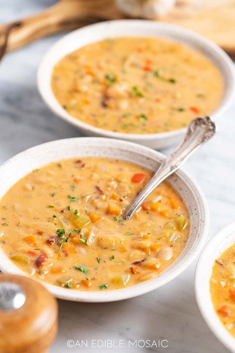 Bean Chowder, Creamy White Bean Soup, White Bean Soup Recipes, Bean Soup Recipe, Bean Soup Recipes, Savory Soups, Soup And Stew, White Bean Soup, Soup And Sandwich