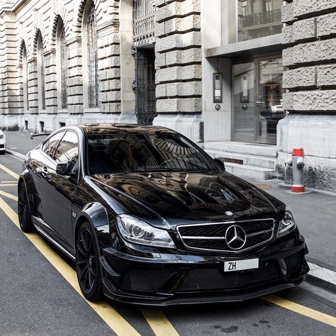 Luxury Cars Photo, C63 Amg Black Series, Mercedes C250, Mercedes C180, Amg Black Series, Mercedes Benz C180, Black Mercedes Benz, Luxury Car Photos, Mercedes C63 Amg