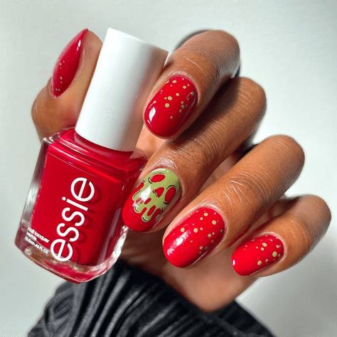 Poison Apple Nail Art - Halloween Nail Ideas - Essie Poisoned Apple Nails, Poison Apple Nails, Snow White Nails, Apple Nails, Disney Halloween Nails, Nail Art For Girls, Nail Designs Ideas, Chic Nail Art, Poison Apple