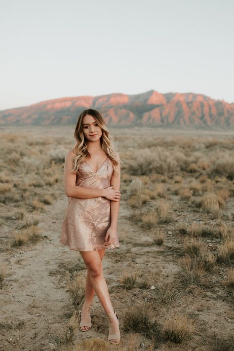 Senior Photos In The Desert, Sedona Senior Pictures, Desert Grad Photos, Albuquerque Photoshoot, Senior Pictures Desert, Desert Portrait Photography, Desert Senior Pictures Arizona, Desert Senior Photos, Senior Picture Ideas Desert