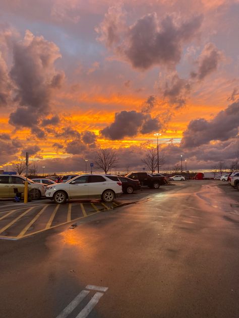 Sky Pictures Sunset, Pictures Of The Sky Sunsets, Pictures Of The Sky, Pretty Sky Pictures, Pretty Skies, Parking Lot Aesthetic, Sky Pics, Real Sky Pics, Sky Pictures Real Life