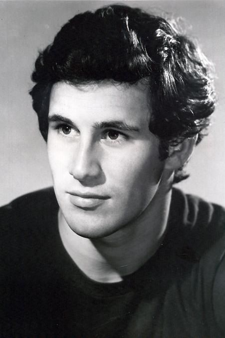 Michael Ontkean...I had such a crush on him! Michael Ontkean, Jobeth Williams, The Originals Tv, Kate Jackson, Handsome Older Men, Married Men, Child Actors, Comedy Tv, Twin Peaks