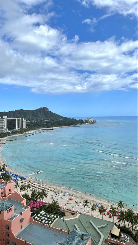 Honaloulou Hawaii, Oahu Hikes, Honolulu Waikiki, Waikiki Hawaii, Beach Girl Aesthetic, Hawaii Itinerary, Moving To Hawaii, Maui Travel, Honolulu Hawaii