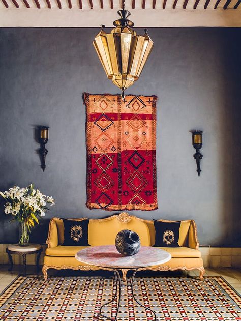 Guide: How to Hang a Rug on the Wall as Gorgeous Wall Art Hanging Blankets On Wall, Rug On The Wall, Wall Tapestry Living Room, Blanket On Wall, Artisan Textiles, Wal Art, Ikea Curtains, Lightning Rod, Global Textiles