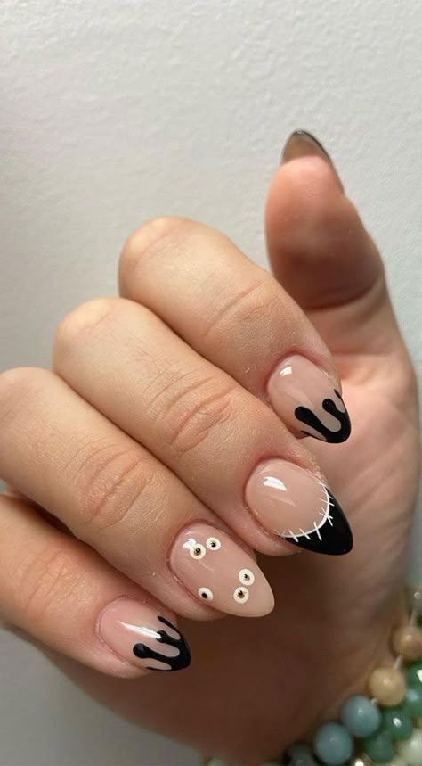 Professional Halloween Nails, Ghost Nails Short, Chic Halloween Nails, Ghost French Tip Nails, Holloween Nails 2022 Almond, Simple Spooky Nails, Eyeshadow Halloween, Neutral Halloween Nails, Halloween French Tip Nails