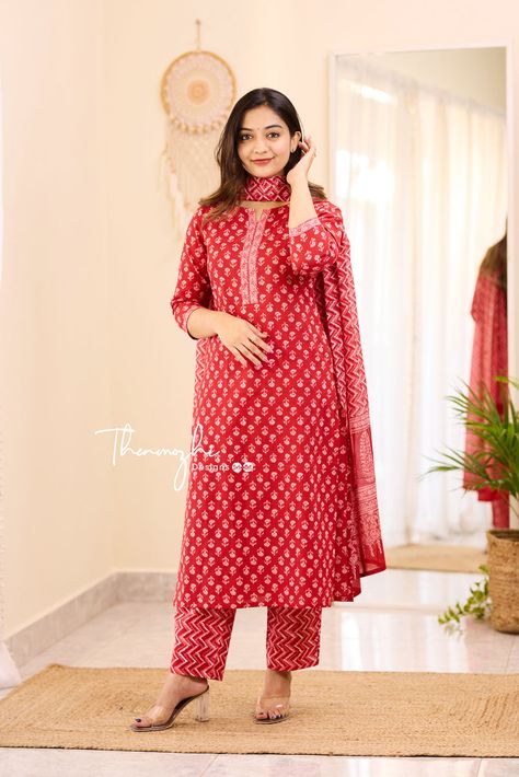 Cotton Suit Designs 2024, Suits Stitching Ideas, Kurti Stitching Ideas, Kurti Stitching, Simple Suit Designs, Plazo Dress, Cotton Suit Designs, Simple Suit, Kurtis Design