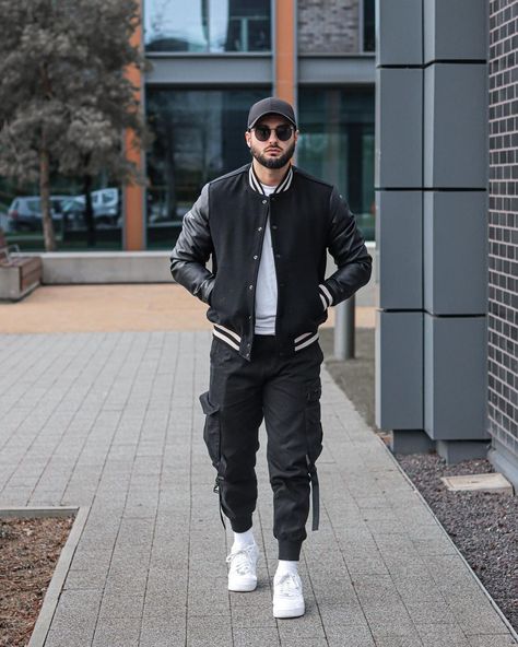 Andy Grover 🇬🇧 | MENSWEAR on Instagram: “I thought I’d try something a little different and pair a varsity jackets with some cargos and I actually think it really works! . Do you…” Varsity Jackets, Varsity Jacket, Things To Think About, Bomber Jacket, Men Casual, Mens Outfits, On Instagram, Instagram