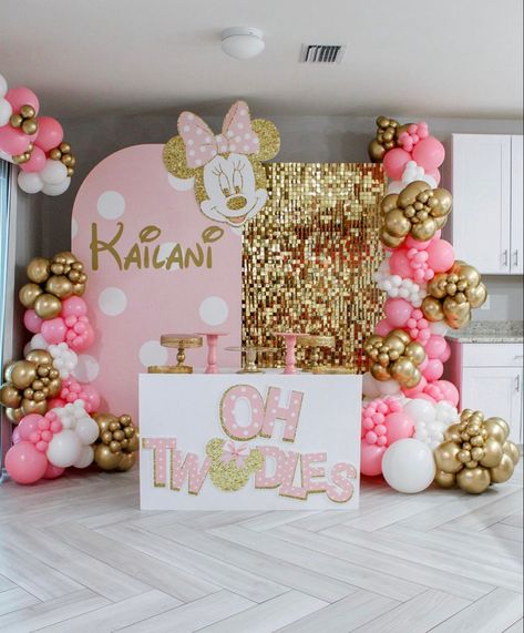 Minnie Mouse Birthday Party Decor Ideas, Minnie Mouse Arch Backdrop, Oh Twodles Decorations, Minnie Mouse Gold And Pink Party, Oh Twodles Balloon Garland, Minnie Mouse Decorations 1st Birthday, Minnie Mouse Ballon Arrangement, Minnie Mouse Birthday Balloon Arch, Mini Mouse Birthday Ideas