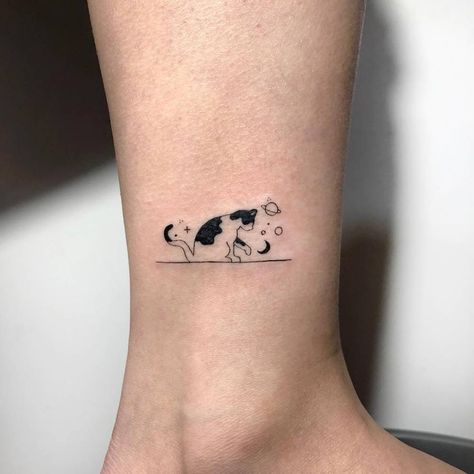 Small Black And White Cat Tattoo, Simple Black And White Tattoo Ideas, Cats Minimalist Tattoo, Ankle Cat Tattoo, Cat Constellation Tattoo, Custom Cat Tattoo, Simplistic Cat Tattoo, Cat And Mouse Tattoo, Cat Tattoo Ankle