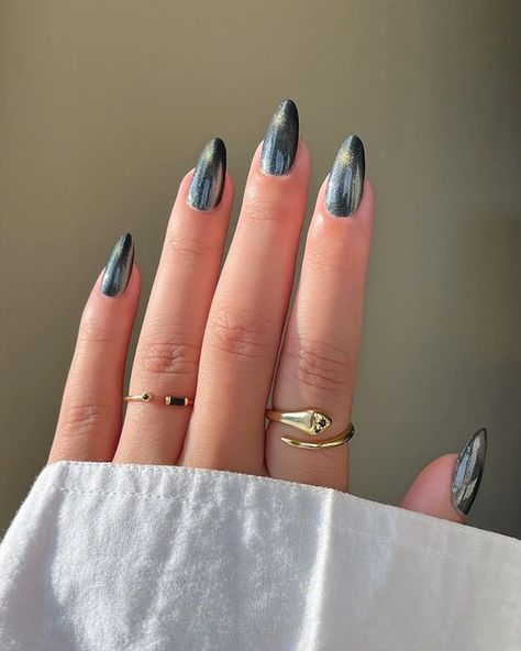 15 Dark Galaxy Nail Designs That Are Celestial-Chic Dark Red Nail Ideas, Nail Ideas Dark, Night Sky Nails, Galaxy Nail Designs, Red Nail Ideas, Diamond Instagram, Galaxy Nail, Dark Night Sky, Dark Galaxy