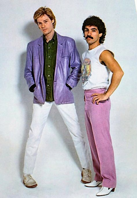 Hall And Oates 80s, Hall And Oats Costume, Hall And Oates Costume, 80s Musicians Costumes, John Oates 80s, 1980s Outfits Men, Hall And Oats, Rock Party Outfit, 80s Singers