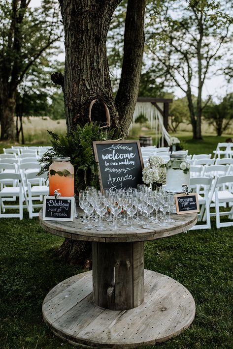 Boere Wedding Ideas, November Farm Wedding, Simple Rustic Outdoor Wedding, Small Outdoor Boho Wedding, Farm Wedding Decor Ideas, Wedding Farm Ideas, Wedding On Farm Land, Outdoor Wedding Ideas Boho, Boho Chic Outdoor Wedding