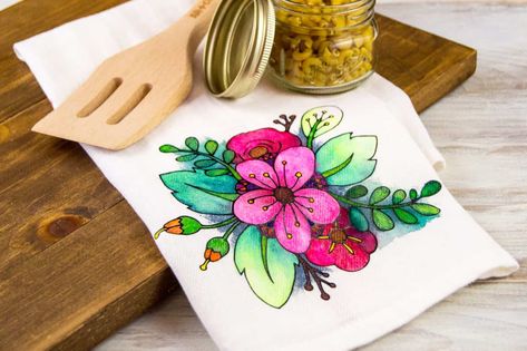 DIY Tea Towel with Coloring Book Inspiration Diy Coloring Books, Tea Towels Diy, Diy Tea, Diy Nativity, Diy Towels, Art Projects For Adults, Diy Tote, Book Markers, Floral Printables