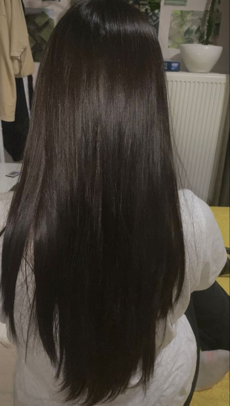 #darkhair #black #hair #dark #long #natural Brown Straight Hair, Long Shiny Hair, Dark Brunette Hair, Straight Black Hair, Brown Hair Inspo, Hair Inspiration Long, Long Dark Hair, Haircuts Straight Hair, Hair Inspo Color