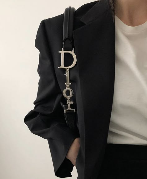 Dior Aesthetic, Aesthetic Outfit Ideas, Clothes Pin Crafts, Fancy Bags, Preppy Aesthetic, Black Aesthetic, Fashion Killa, Minimal Fashion, Dior Bag