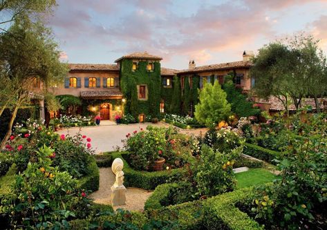 Fairy Tale Homes, Mansion Homes, Princ Harry, Planet Photo, Italian Cypress, Prinz Harry, Tuscan Style, Mediterranean Homes, Ellen Degeneres