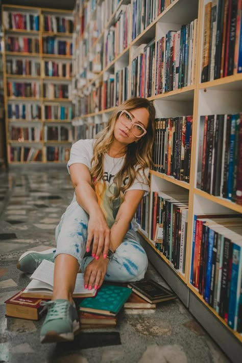 Library Photography, Library Reading, University Of Arkansas, Sport Photography, Bookstore, Lifestyle, Instagram Photos, Photography, Instagram