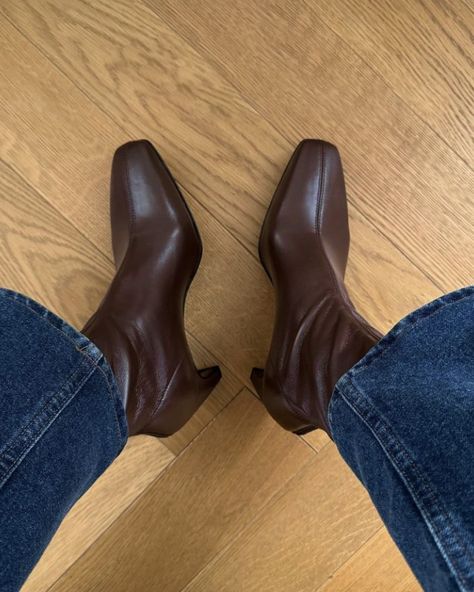 Musing @lisaingmarinelli in this seasons staple - Glove boot in Chocolate. #winter #winterfashion #winteroutfit #chocolate #brown #brownboots #boots #wintershoes #aesthetic Brown Colour Aesthetic, Chocolate Boots Outfit, Winter Brown Aesthetic, Brown Boots Aesthetic, Winter Boots Aesthetic, Heeled Ankle Boots Outfit, Brown Boots Outfit, Boots Aesthetic, Boots Outfit Ankle