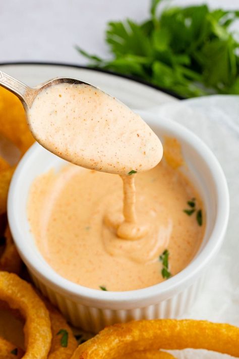 This copycat recipe for Burger King zesty sauce is just like the original! Learn how to make this sweet, creamy, savory, spicy sauce, plus, get tips for the very best sauce you've ever had. Burger King Sauce Recipe, Spicy Burger Sauce, Burger King Zesty Sauce, Spicy Sauce Recipe, Horseradish Recipes, Spicy Burger, Homemade Burger, Zesty Sauce, Homemade Burgers