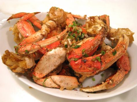 Salt And Pepper Crab Recipe, Help Hotline, Cooking Dungeness Crab, Chinese Food Buffet, Dungeness Crab Recipes, Crab Legs Recipe, Louisiana Dishes, Spicy Salt, Crab Fries