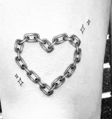 Heart On Elbow Tattoo, Chain Heart Tattoo Design, Dog Chain Tattoo, Heart With Chains Drawings, Chain Link Tattoo For Women, Heart With Chains Tattoo, Chain Knee Tattoo, Chain Heart Drawing, Heart Handcuff Tattoo