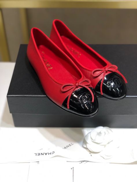 Dior Ballerina Flats, Chanel Flats, Red Chanel, Jane Birkin, Shoe Inspo, Ballerina Flats, Chanel Ballet Flats, Pinterest Girls, Pretty Shoes