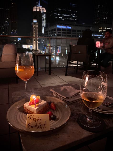 Roof Top Dinner, Rooftop Dinner Date, Romantic Birthday Dinner, Dinner Date Photos, Couples Dinner, Date Bars, Photo Collage Wall, Dream Dates, Billionaire Lifestyle Luxury Living