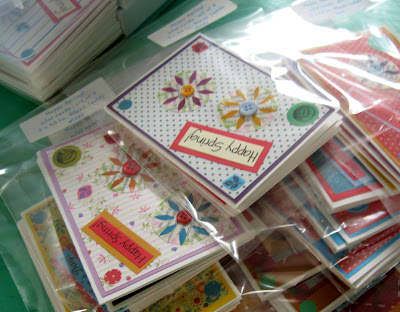 Homemade Cards To Sell, Handmade Cards To Sell Craft Fairs, Handmade Card Display Ideas, Cards To Make And Sell, Selling Homemade Cards, Selling Cards At Craft Fairs, How To Package Greeting Cards To Sell, How To Package Cards To Sell, Handmade Cards To Sell